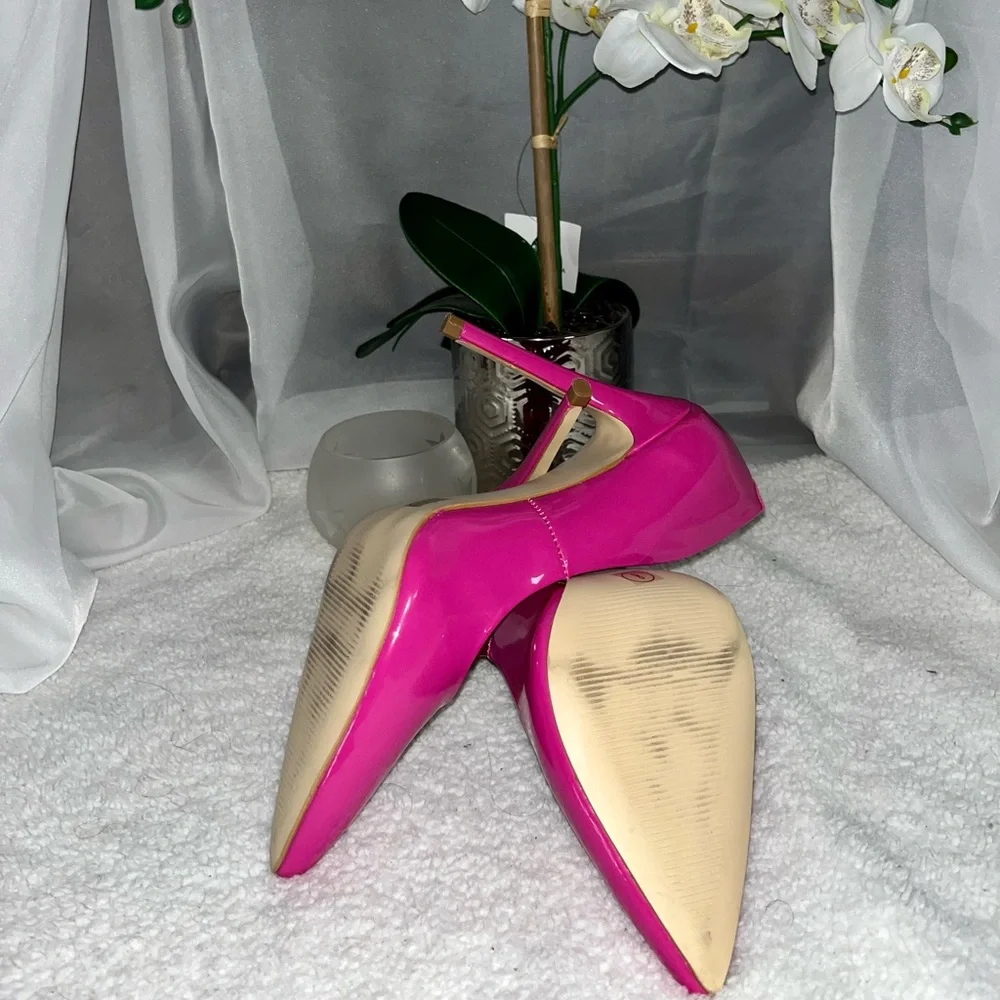 Pretty in pink 💕 Steve Madden Pink Pumps 💕 - Picture 7 of 8
